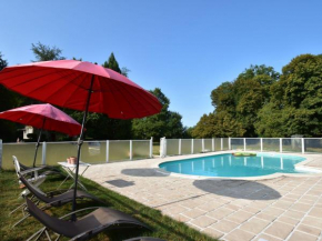 Vintage Mansion in Saint Aubin sur Loire with pool